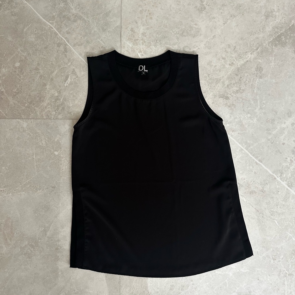 Black Sleeveless Tunic with Tuxedo Detail